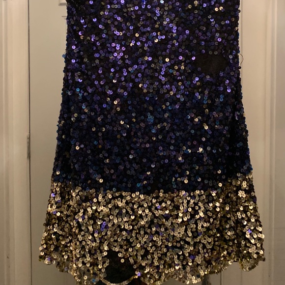 ArdenB navy & gold dress needs repaired at bottom - Picture 6 of 8